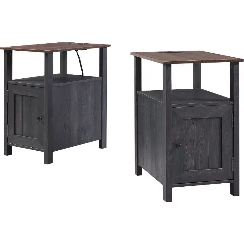 Ensemble de 2 tables de chevet de ferme avec station de recharge, tables d'appoint en bois avec porte coulissante et étagères ouvertes pour chambre à coucher, salon