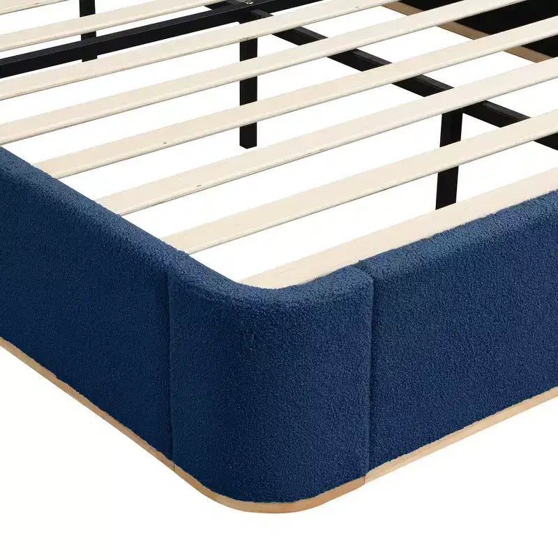Cadre de lit King moderne avec tête de lit double oreiller, rembourré, tissu bouclé doux, design latéral ailé, lattes en bois massif