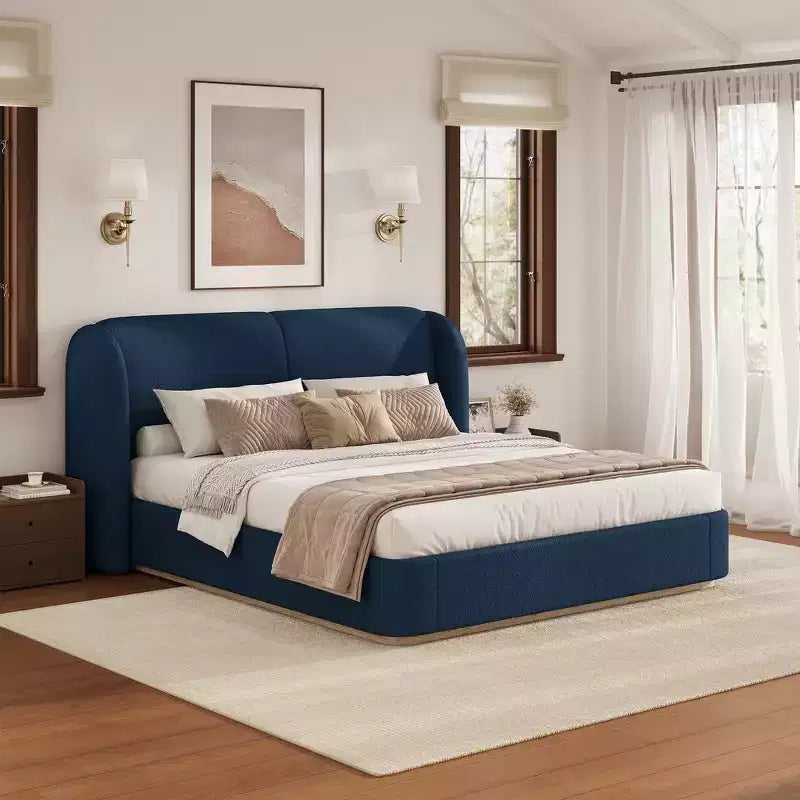Cadre de lit King moderne avec tête de lit double oreiller, rembourré, tissu bouclé doux, design latéral ailé, lattes en bois massif