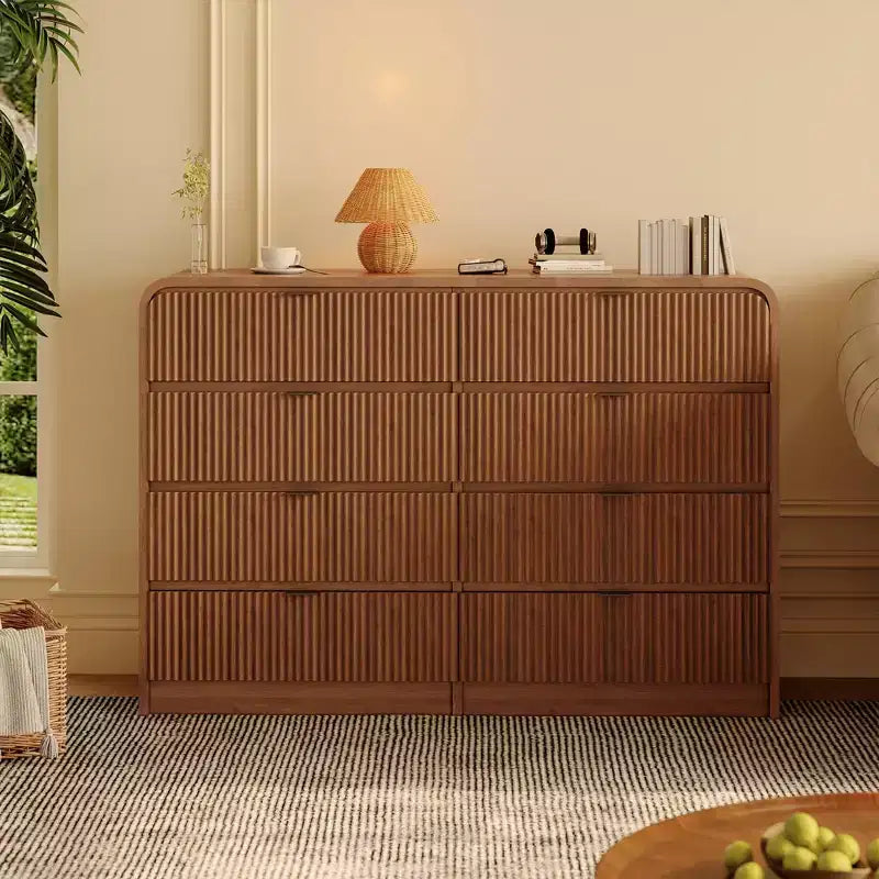 Commode à 5 tiroirs cannelés pour chambre à coucher, commode moderne de 120,9 cm de hauteur avec bords arrondis et poignées métalliques, organisateur de rangement en bois pour salon