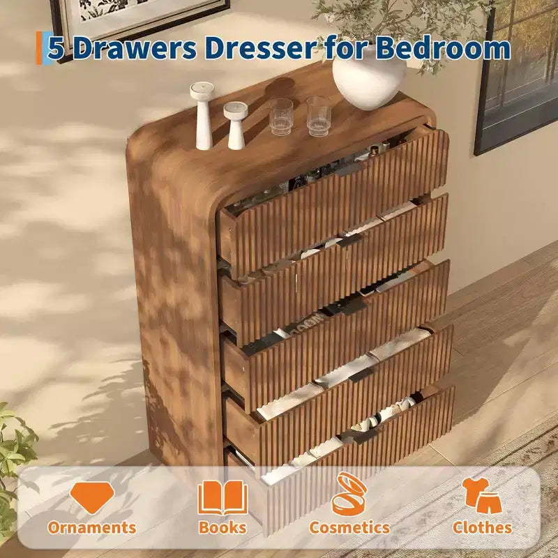 Commode à 5 tiroirs cannelés pour chambre à coucher, commode moderne de 120,9 cm de hauteur avec bords arrondis et poignées métalliques, organisateur de rangement en bois pour salon