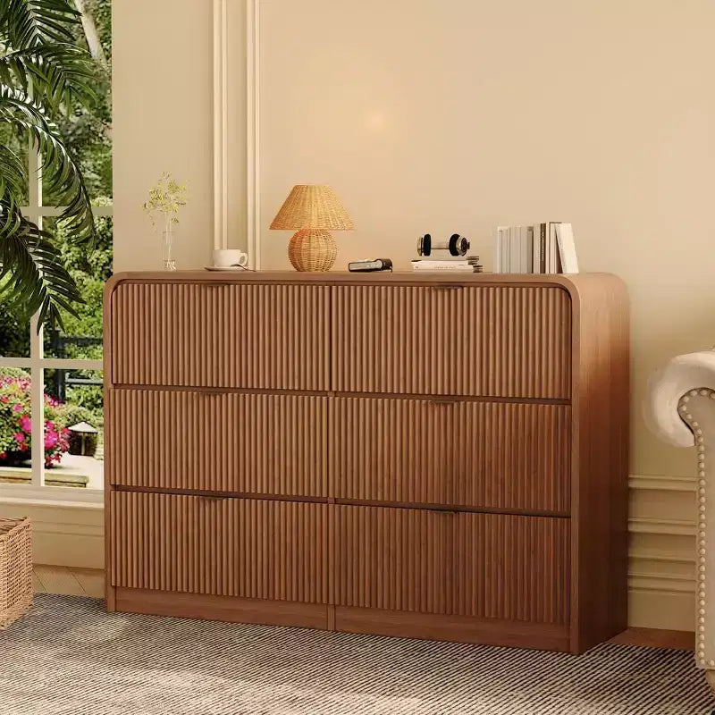 Commode à 5 tiroirs cannelés pour chambre à coucher, commode moderne de 120,9 cm de hauteur avec bords arrondis et poignées métalliques, organisateur de rangement en bois pour salon