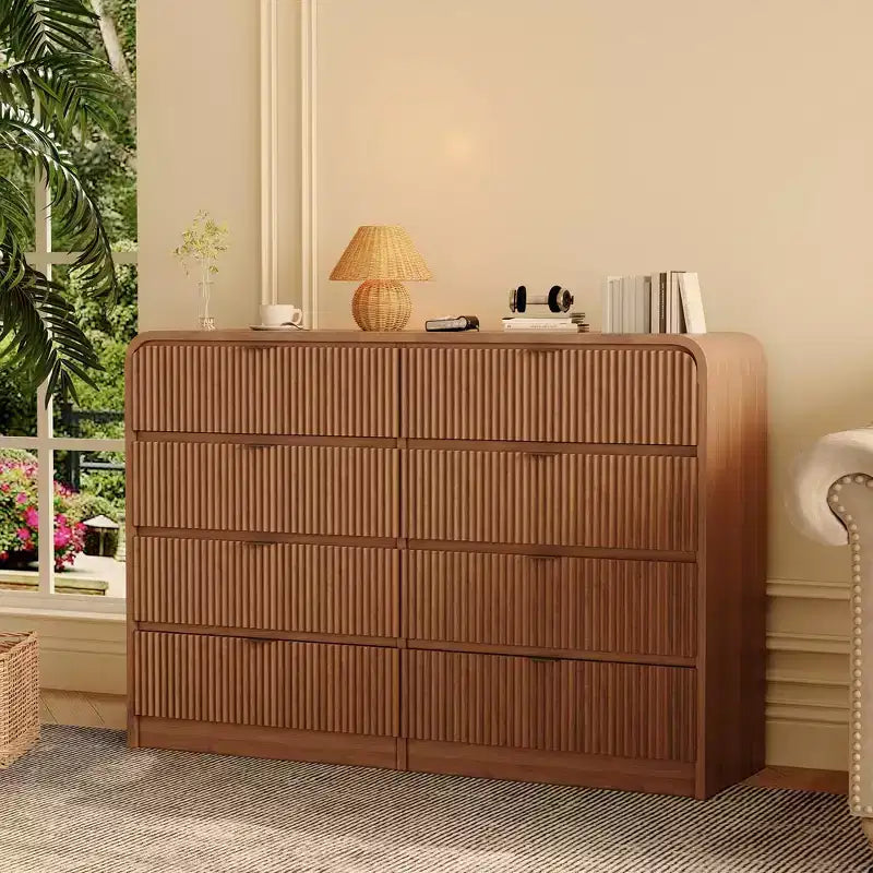Commode à 5 tiroirs cannelés pour chambre à coucher, commode moderne de 120,9 cm de hauteur avec bords arrondis et poignées métalliques, organisateur de rangement en bois pour salon